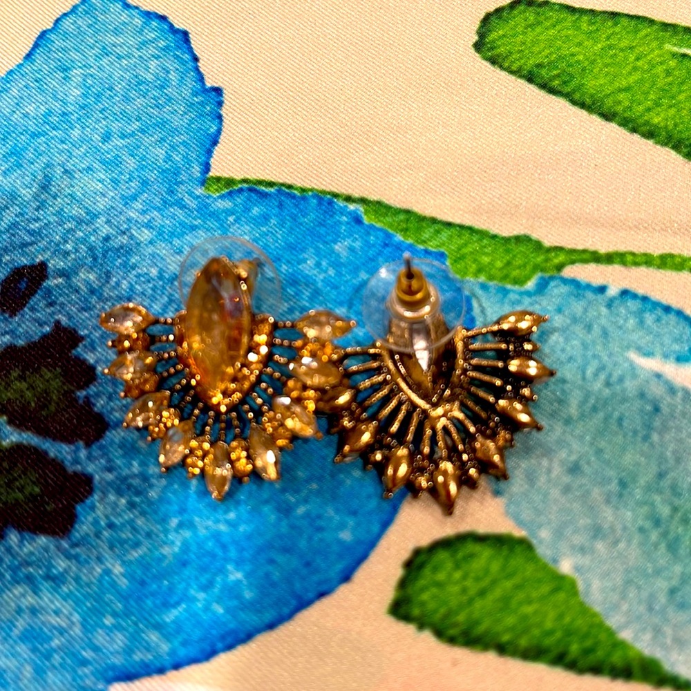 OG Sassy piece Gorgeous light weight Studs